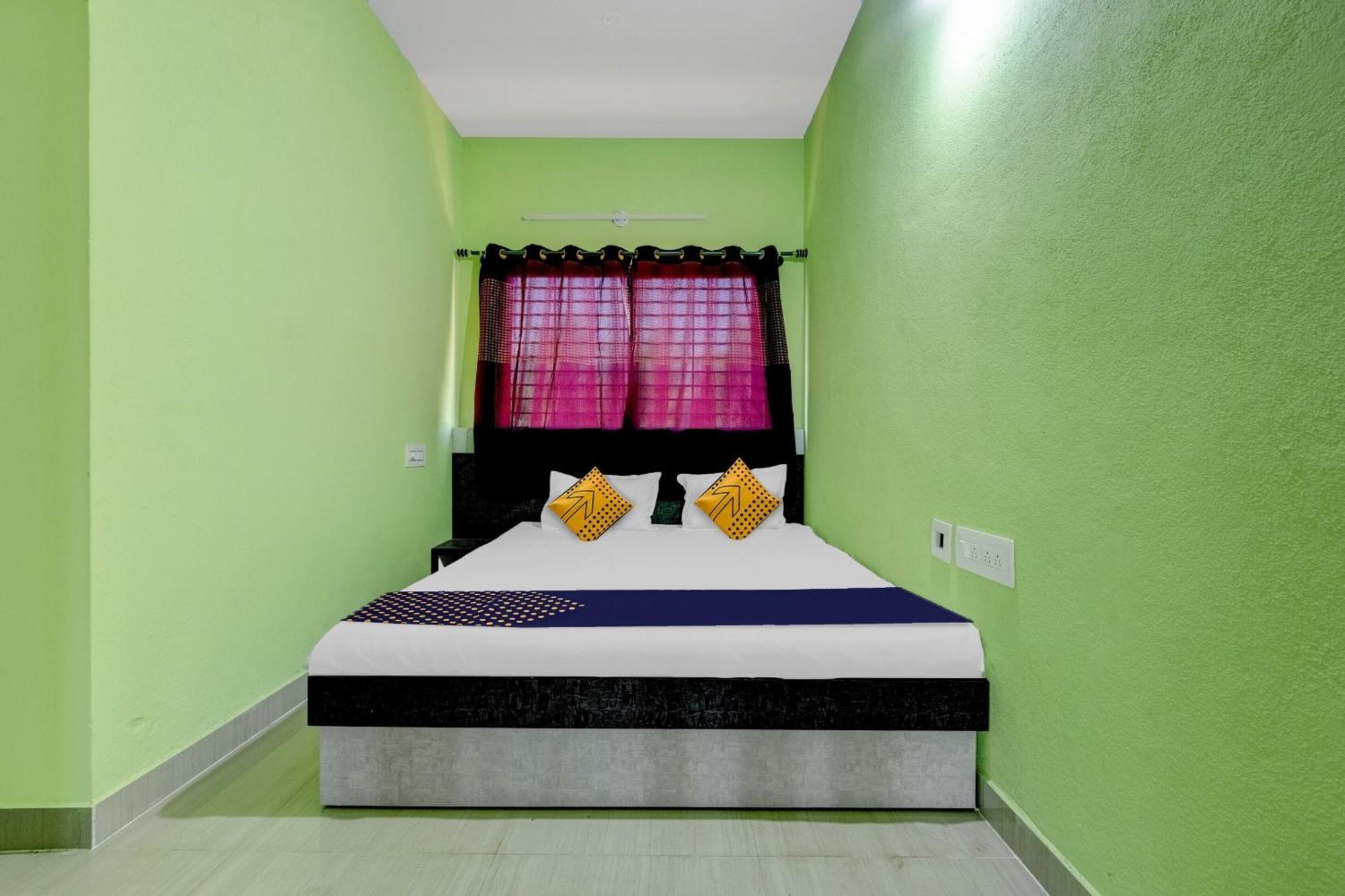 Hotel Spot On B R Comforts Krs Back Water Hosa Kannambādi Esterno foto