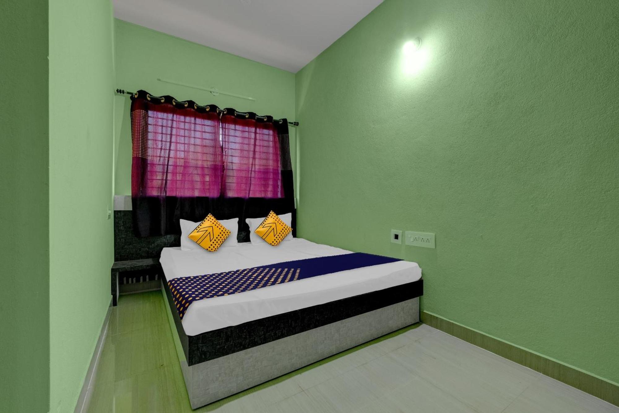 Hotel Spot On B R Comforts Krs Back Water Hosa Kannambādi Esterno foto