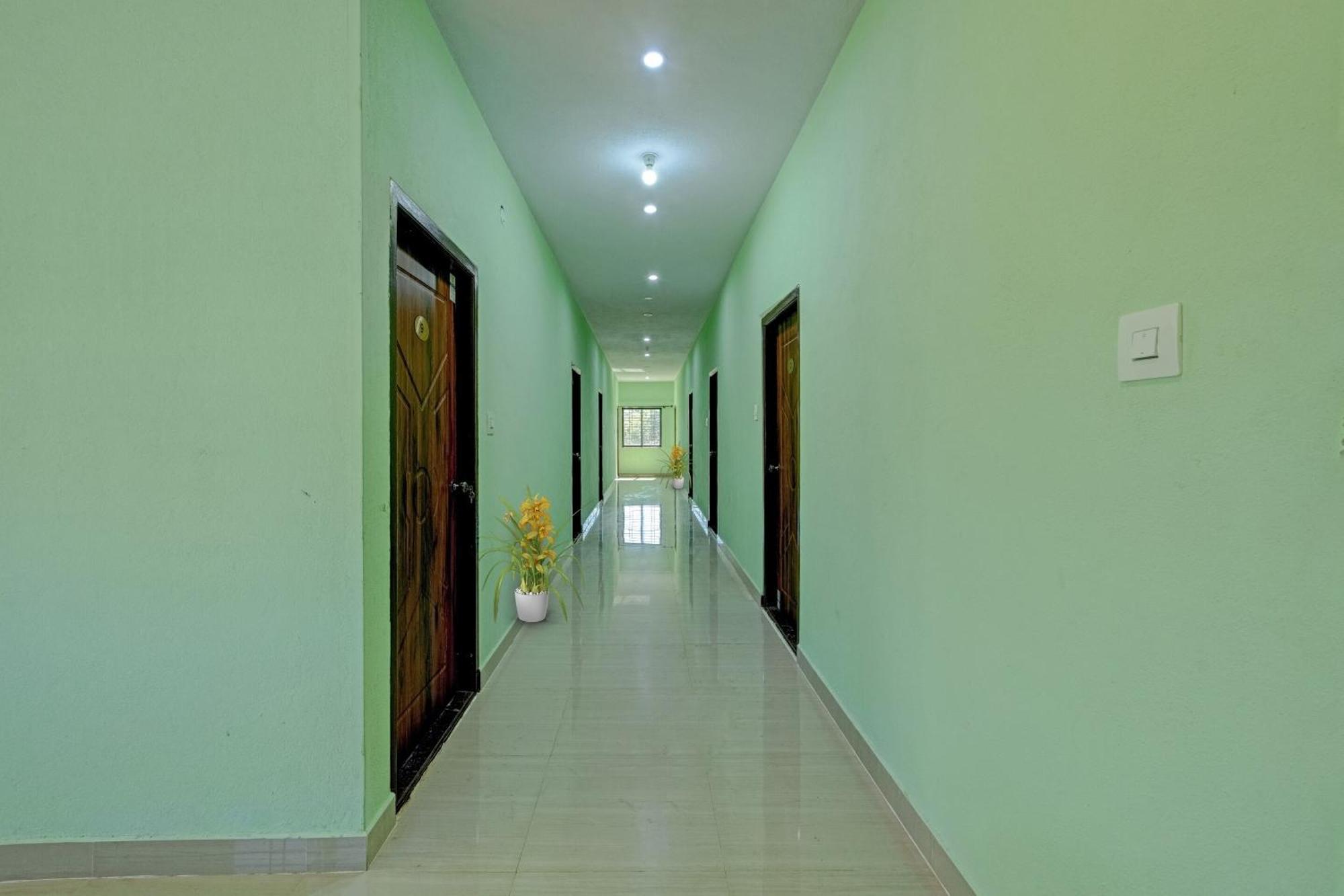 Hotel Spot On B R Comforts Krs Back Water Hosa Kannambādi Esterno foto